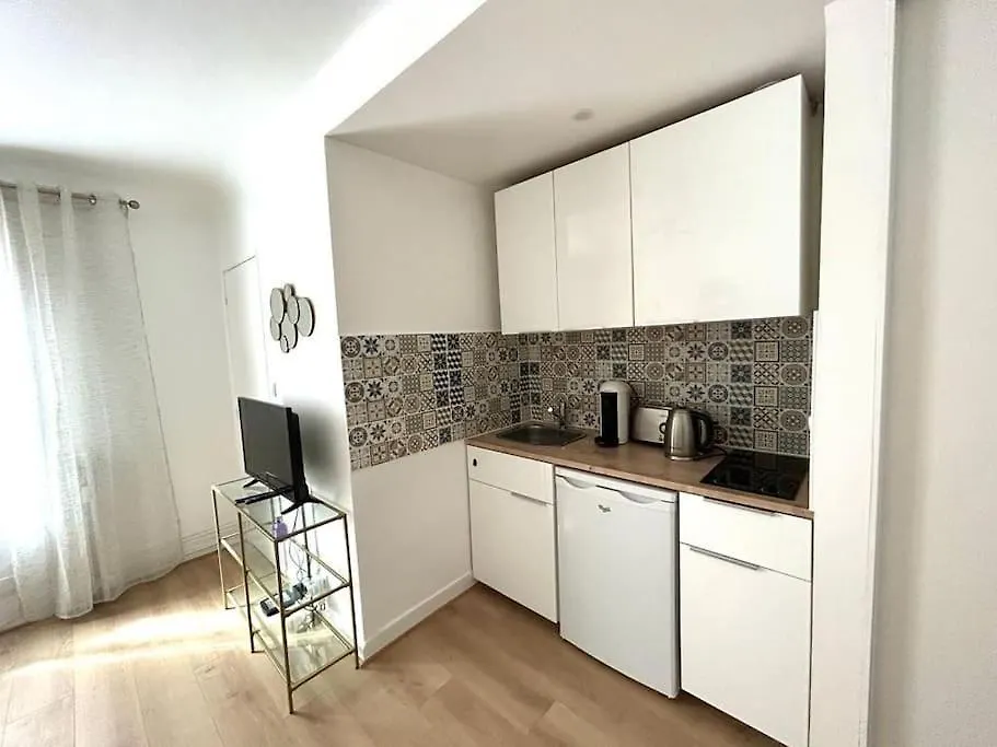 Cosy Studio Near Beaugrenelle And Eiffel Tower Apartman *